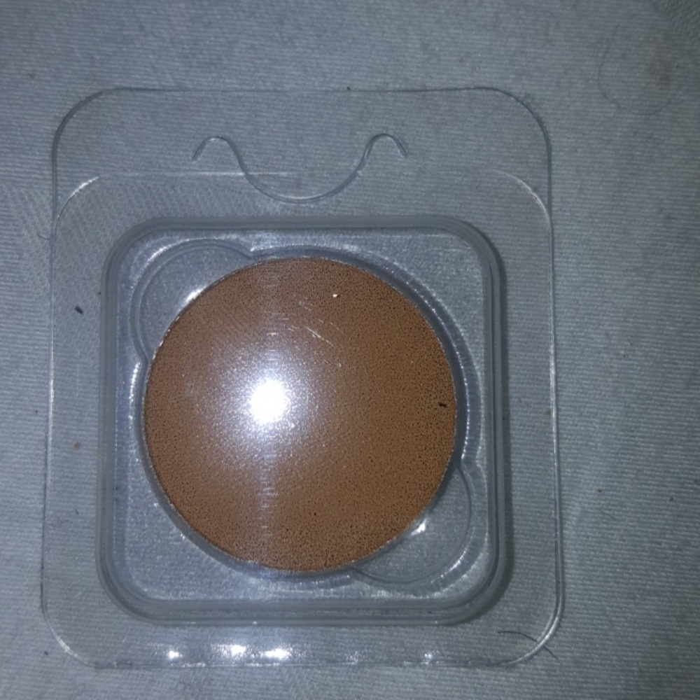 Eyeshadow - Picture 3 of 4